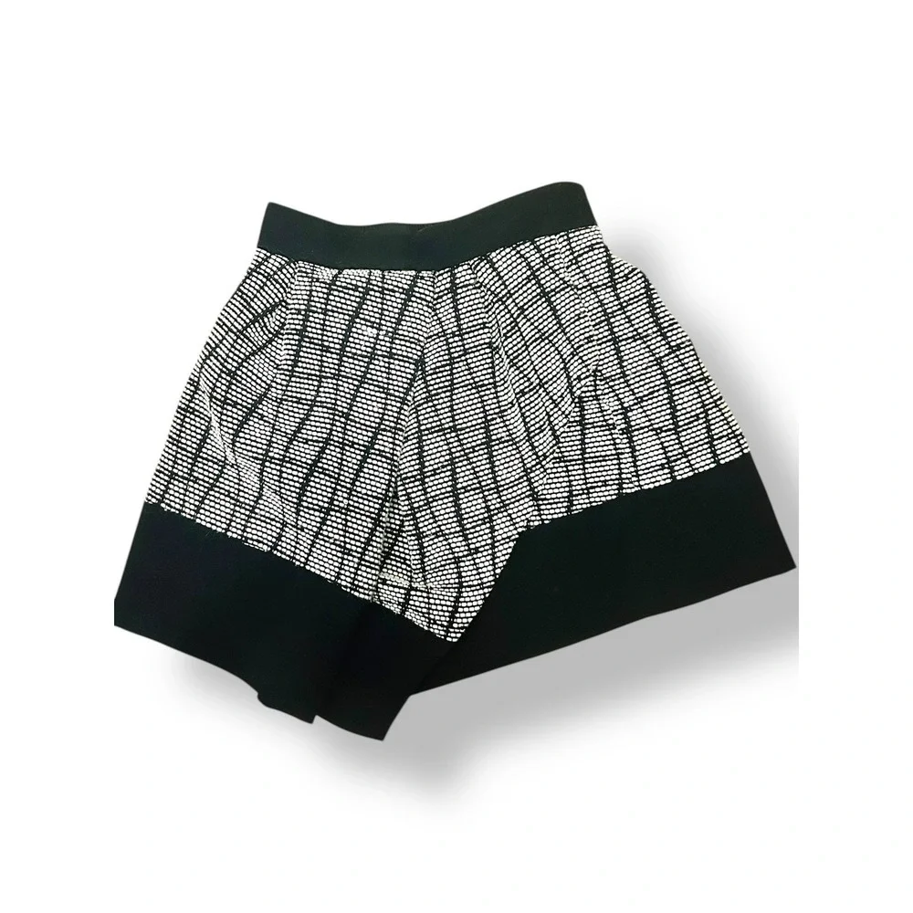 Banana Republic Black‎ White Tweed Skort Size 2 Petite Lined Mini Skirt Shorts - Picture 3 of 12